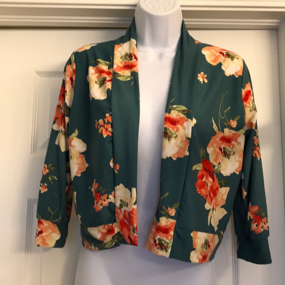 Cropped 3/4 Sleeve Cardigan Shrug Light Weight